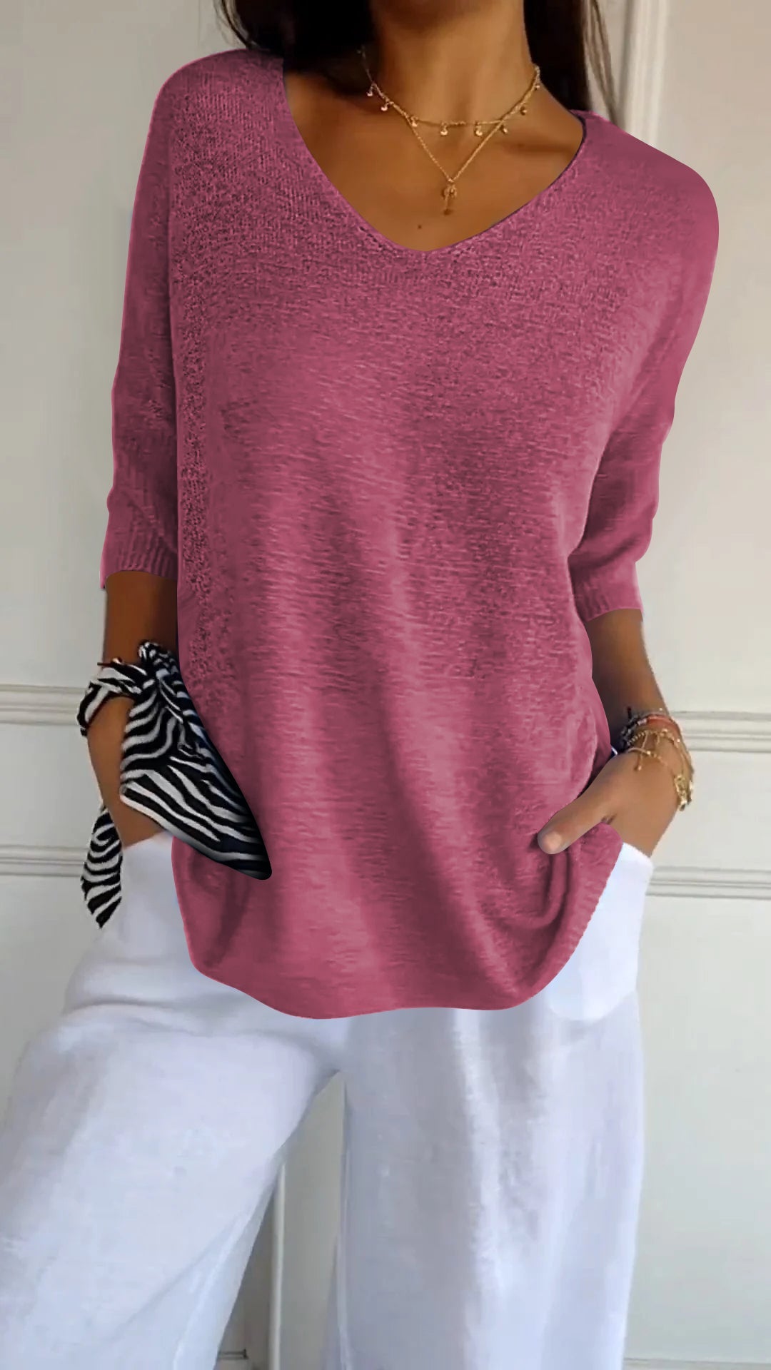 BIANCA – FLATTERING V-NECK TEE