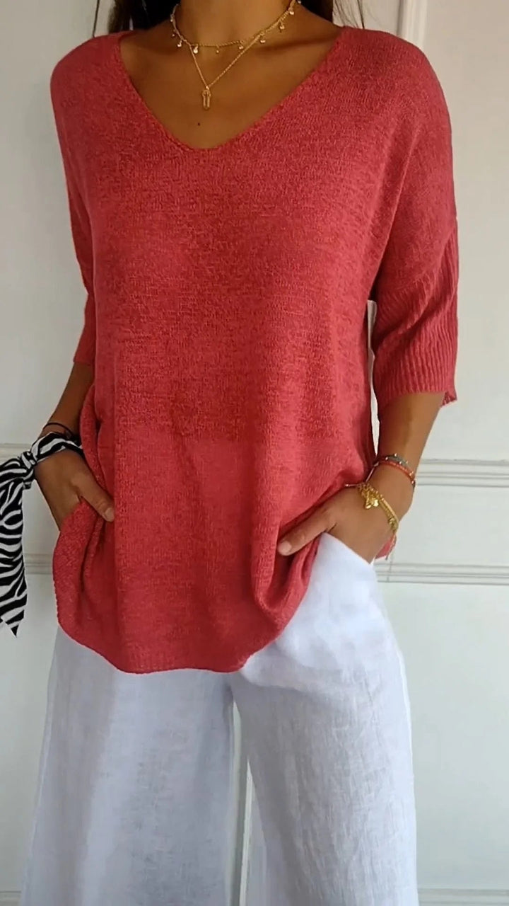 BIANCA – FLATTERING V-NECK TEE