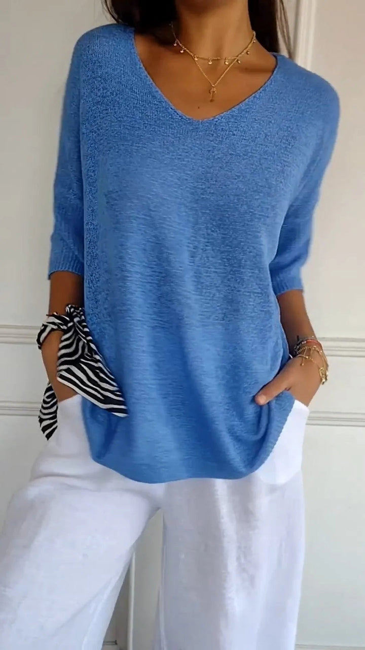 BIANCA – FLATTERING V-NECK TEE