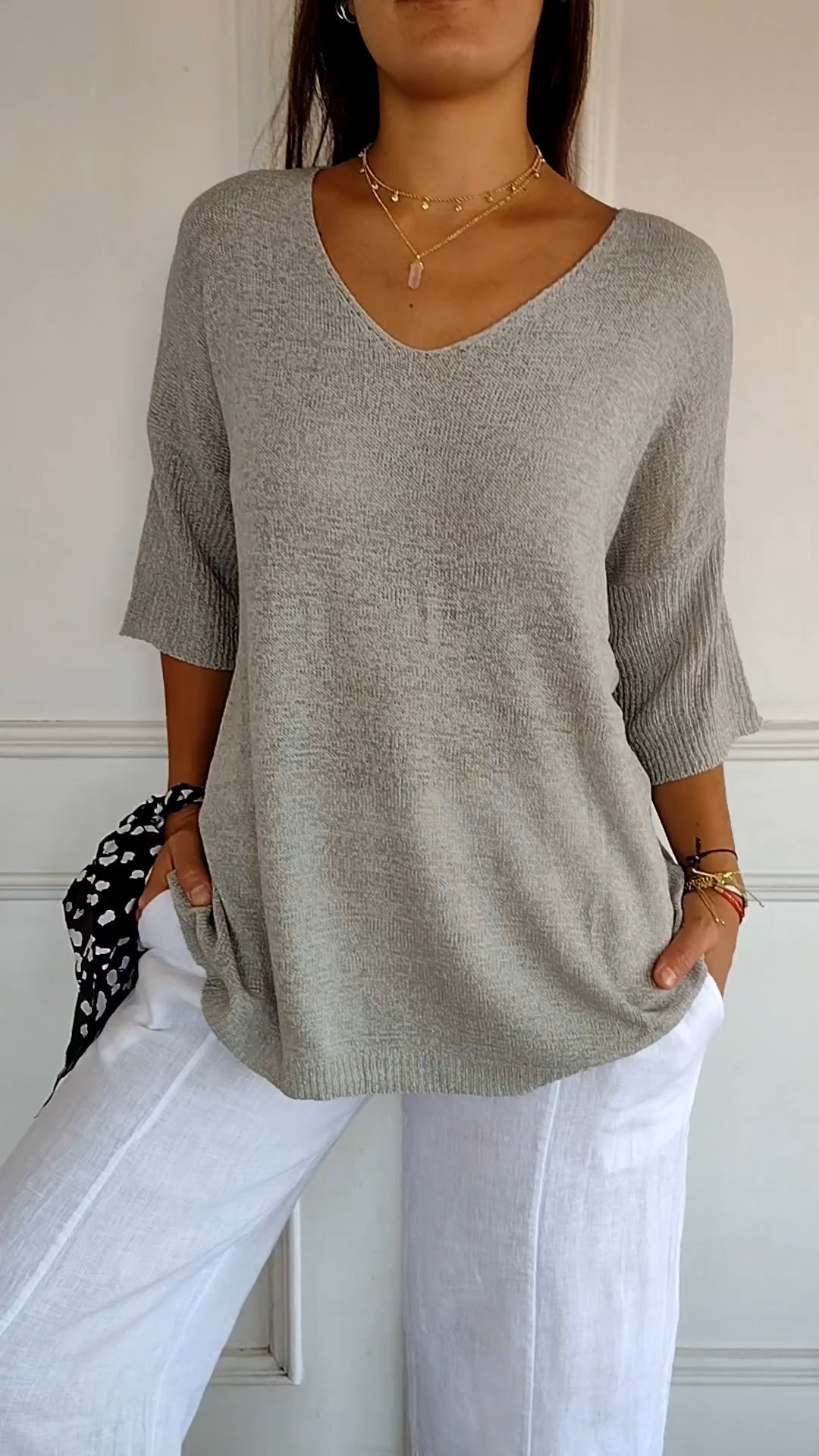 BIANCA – FLATTERING V-NECK TEE