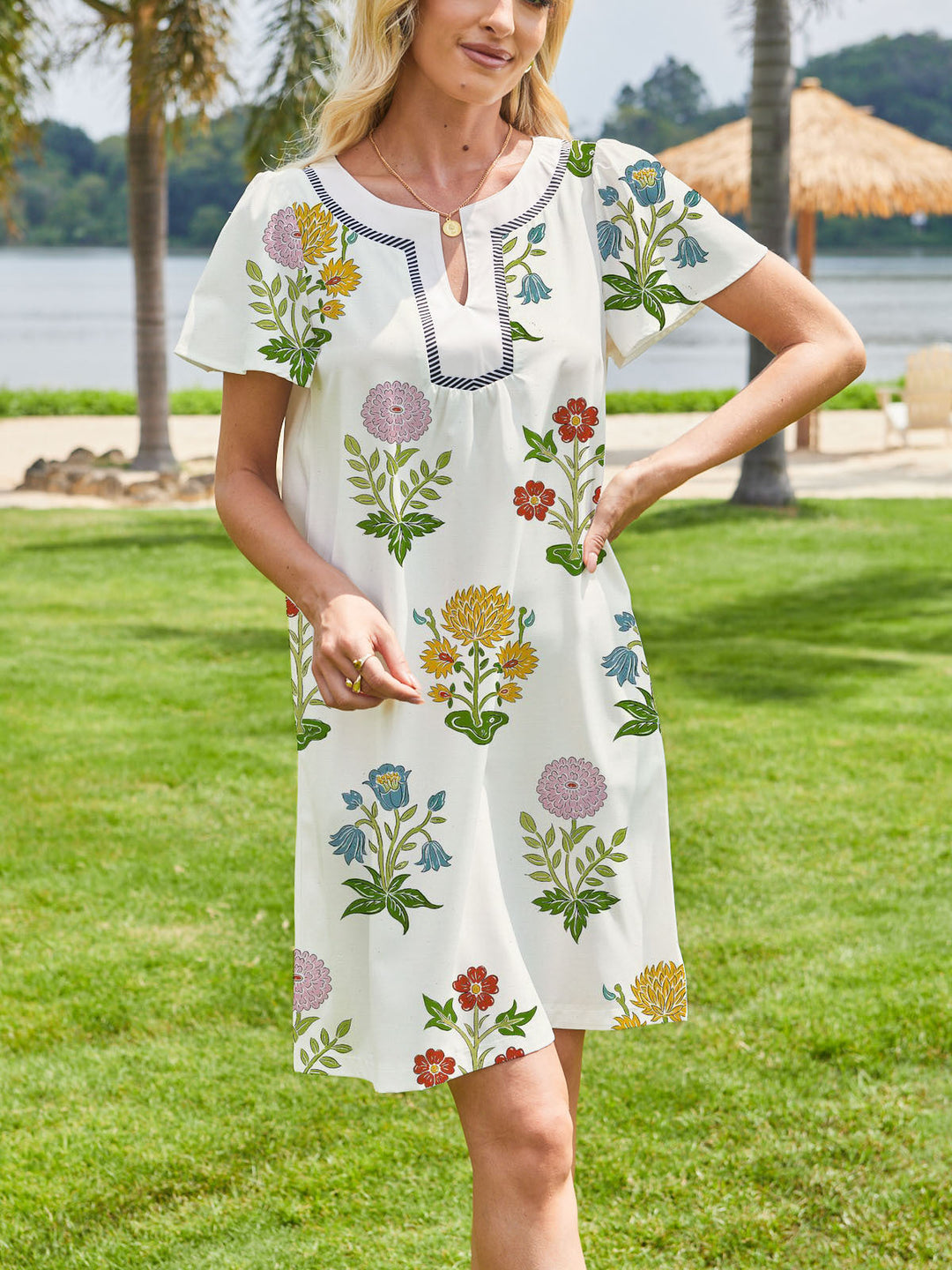 NOVA – EMBROIDERED FLORAL SHIFT DRESS