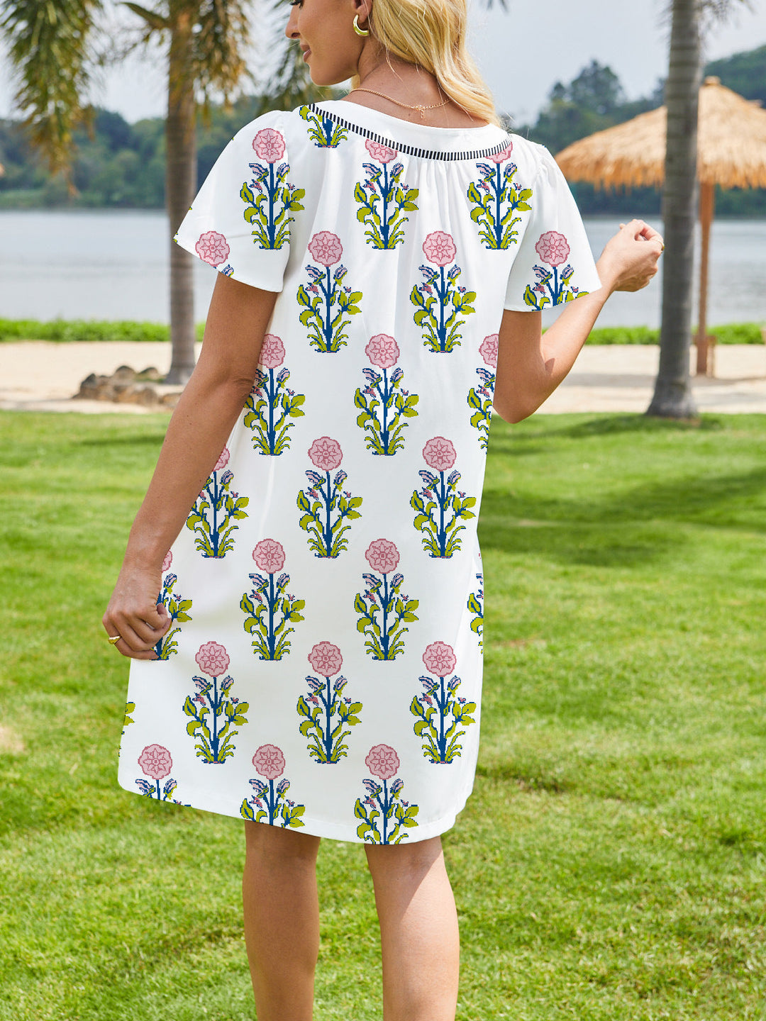 NOVA – EMBROIDERED FLORAL SHIFT DRESS