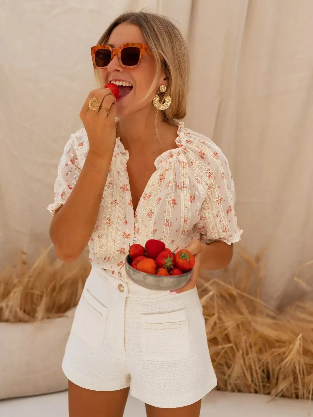 NATALIA – SUMMER BLOUSE WITH FLORAL TOUCH