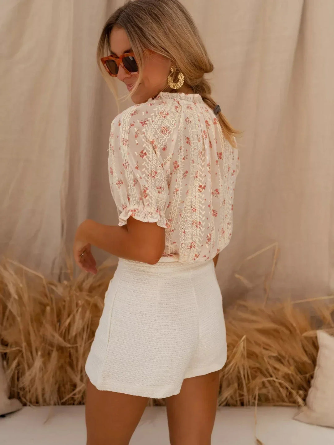 NATALIA – SUMMER BLOUSE WITH FLORAL TOUCH