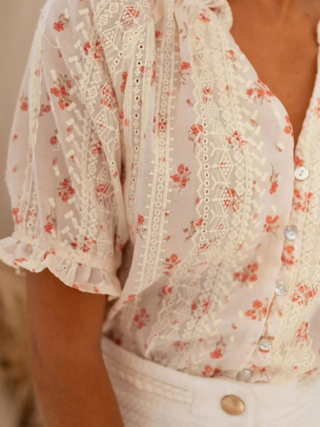 NATALIA – SUMMER BLOUSE WITH FLORAL TOUCH