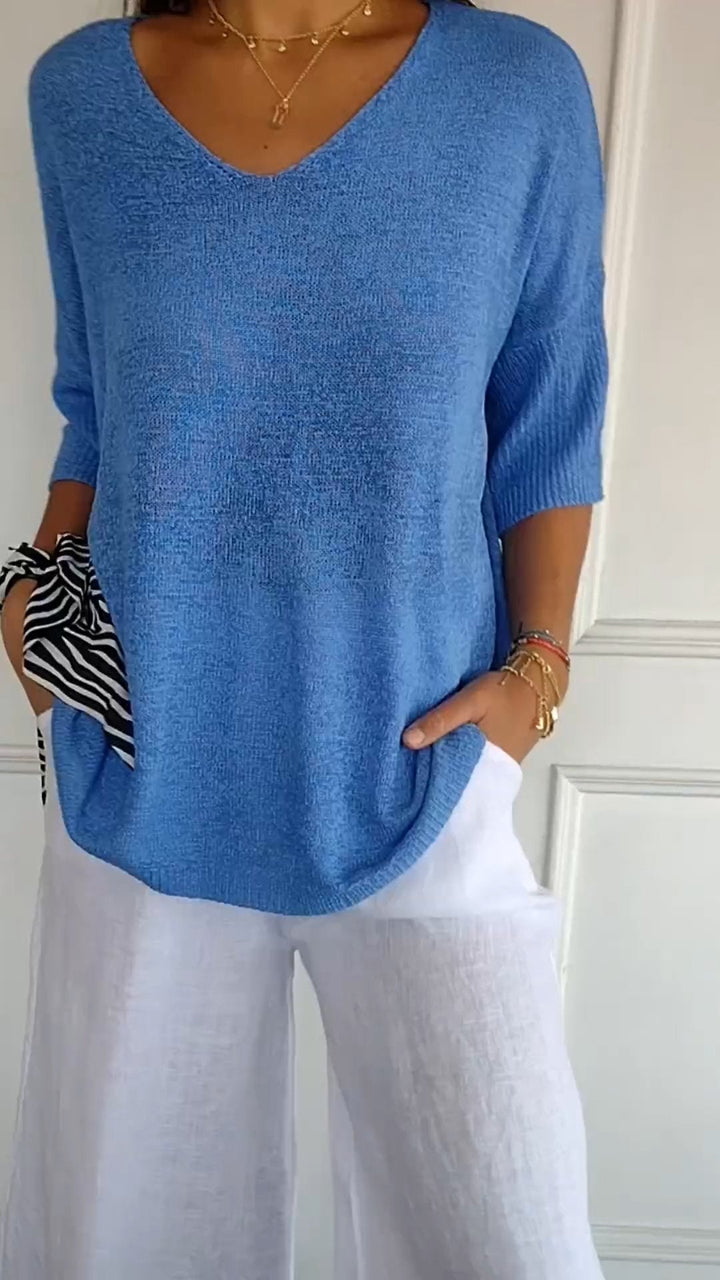 BIANCA – FLATTERING V-NECK TEE