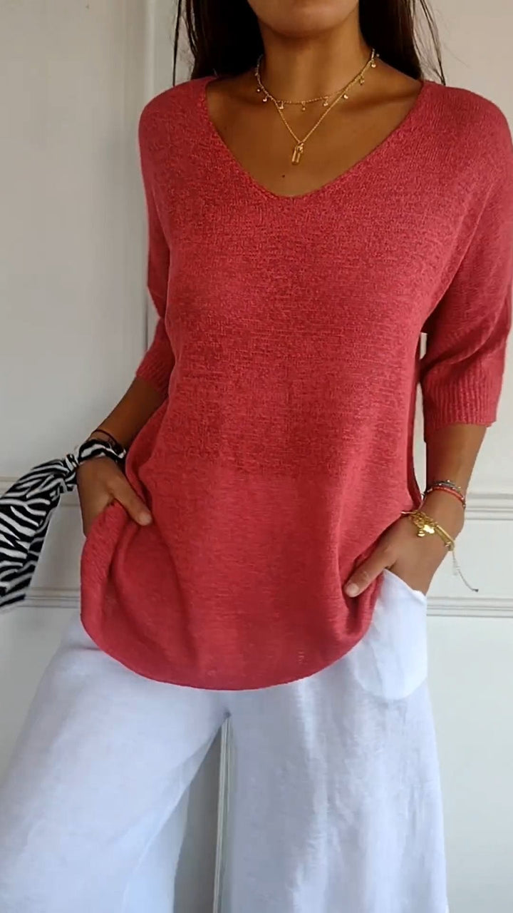 BIANCA – FLATTERING V-NECK TEE